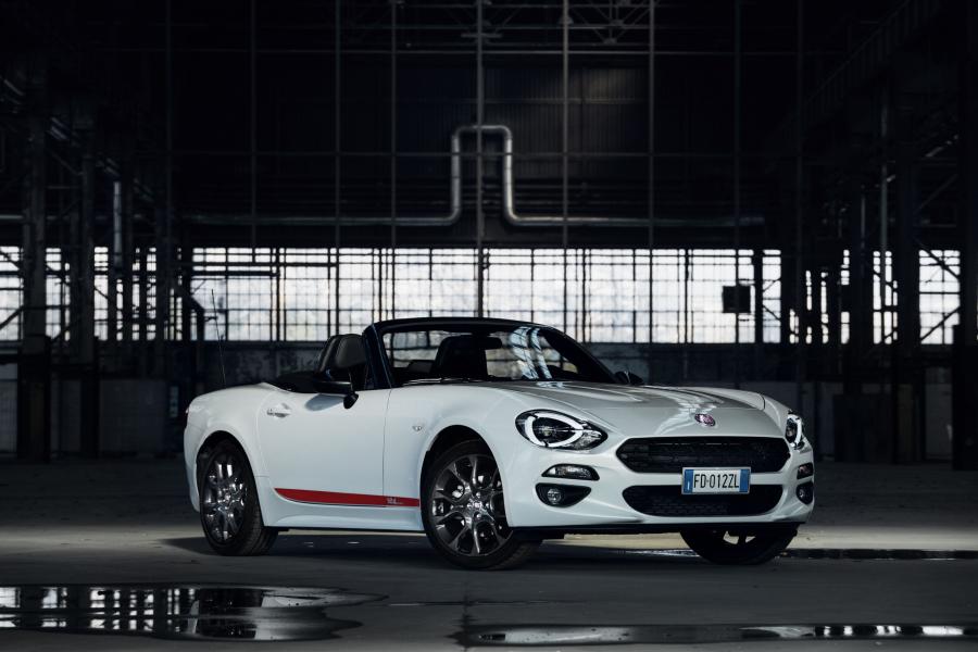  Fiat 124 Spider S-Design (348) 2018 года  (фото 1 из 33)